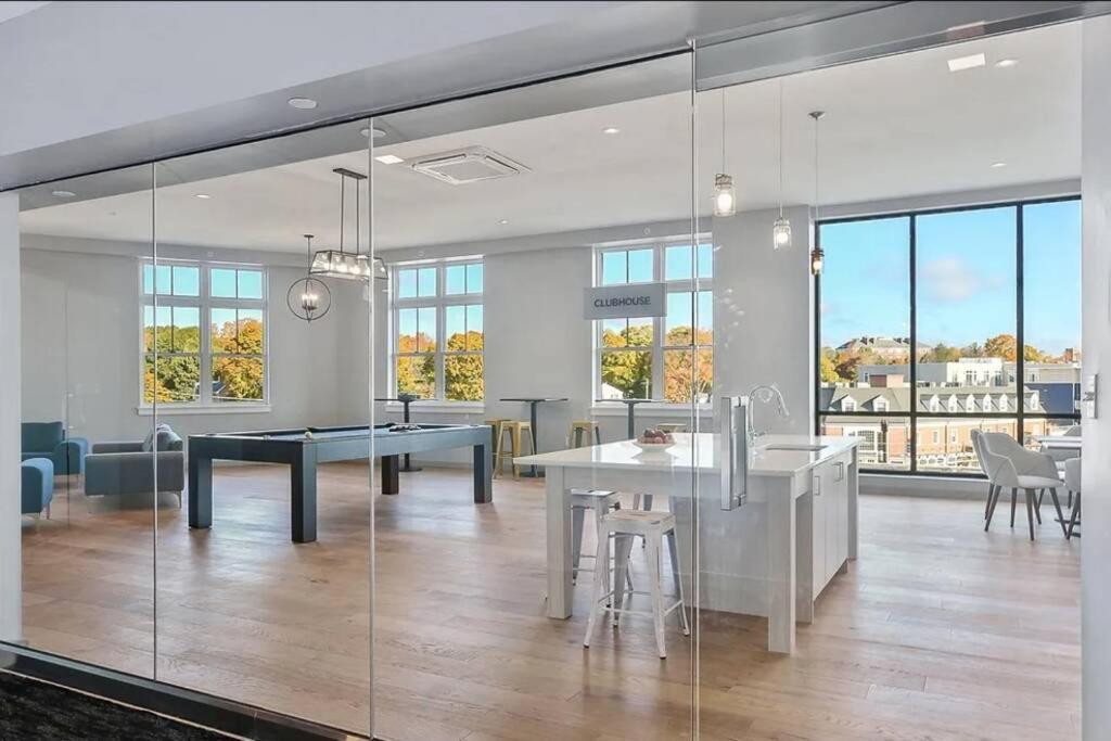 Luxury Apartment With Gym, Steps From Commuter Rail #4011 Reading Bagian luar foto