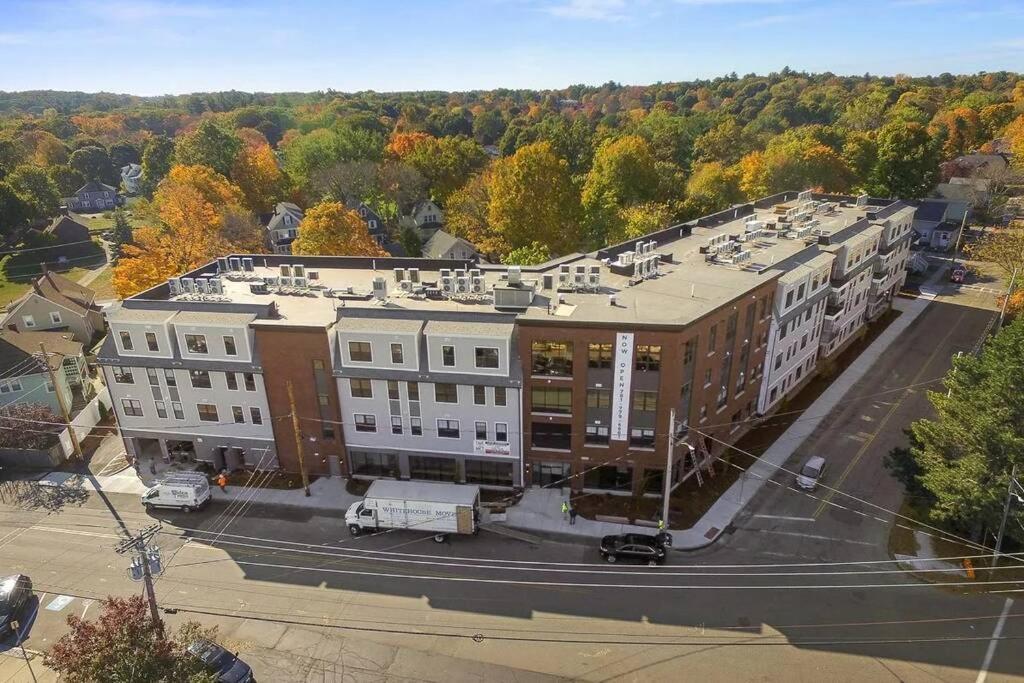 Luxury Apartment With Gym, Steps From Commuter Rail #4011 Reading Bagian luar foto