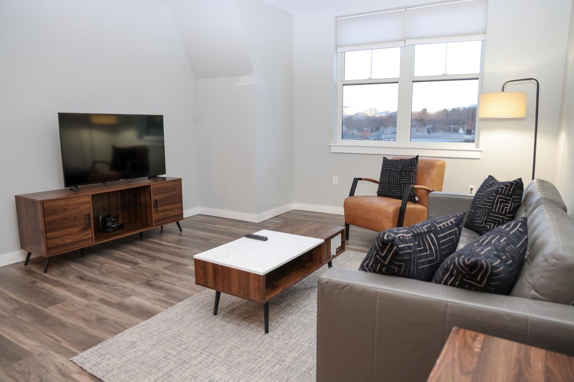 Luxury Apartment With Gym, Steps From Commuter Rail #4011 Reading Bagian luar foto