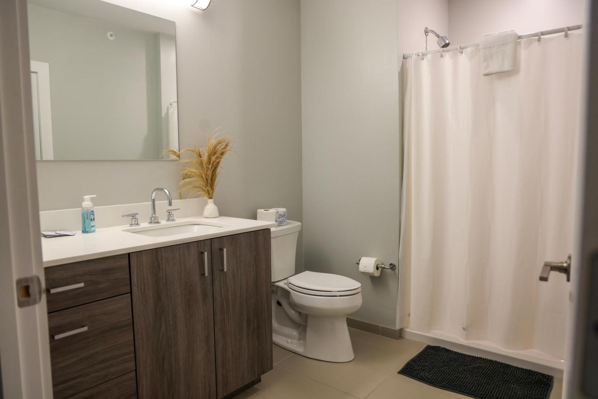Luxury Apartment With Gym, Steps From Commuter Rail #4011 Reading Bagian luar foto